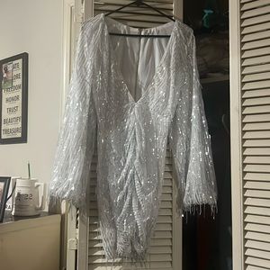 This dress was worn once ! I feel like it’s time to sell this dress